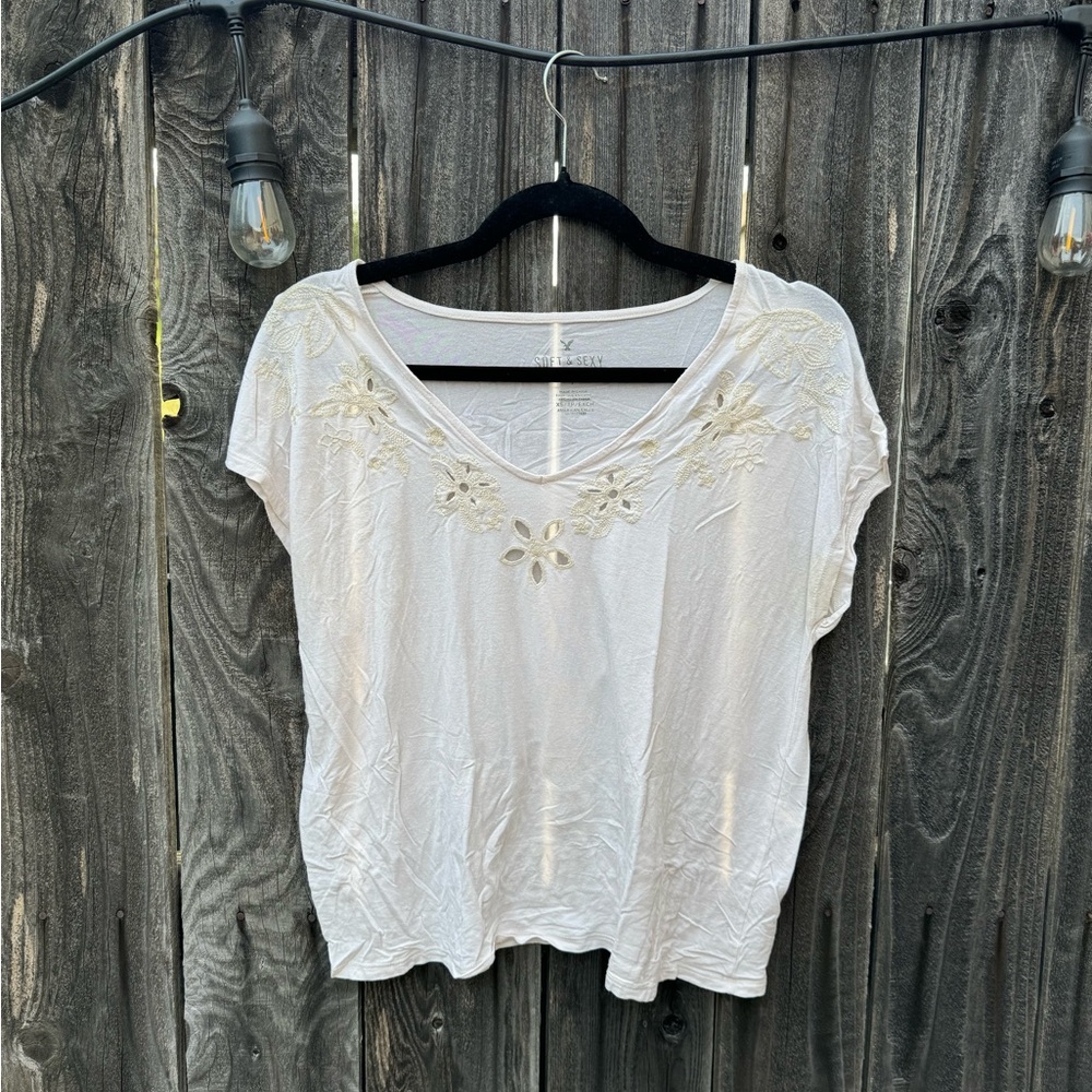 American Eagle White Soft and Sexy Floral Cutout Short Sleeve Blouse XS
